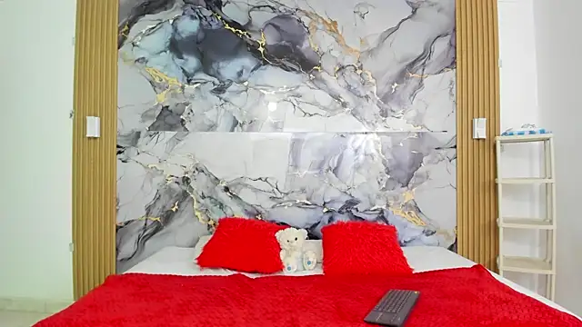 Mariana 16  online show from 11.27.25