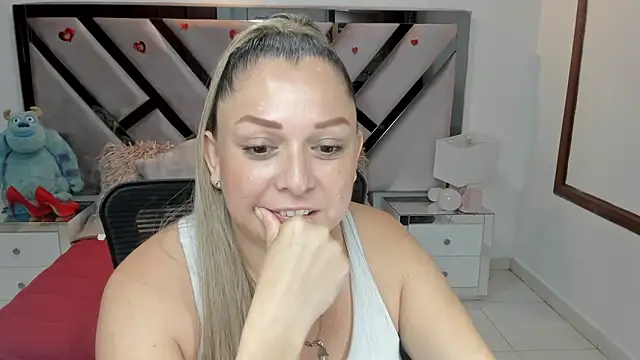 natalia5560 online show from 10.27.25