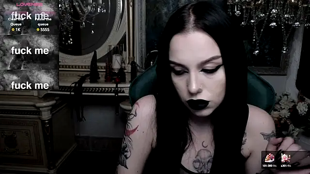 Snapshot of alexx_succubus chatting on 03.04.25 alexx succubus online show from 03.04.25