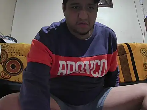 Snapshot of manolo666hot chatting on 12.04.25 manolo666hot online show from 12.04.25