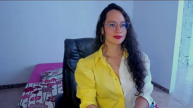 emmaTorres1 online show from 02.28.25