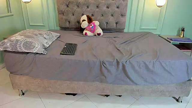 Abril jones10 online show from 12.28.24