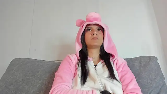 Abril jones10 online show from 02.20.25