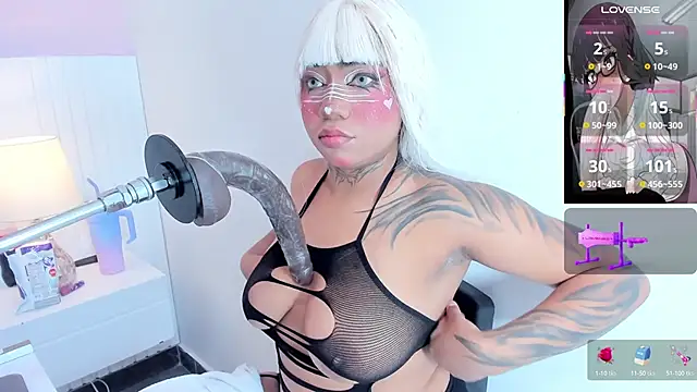 Snapshot of Leticia_lynn chatting on 10.02.25 Leticia lynn online show from 10.02.25