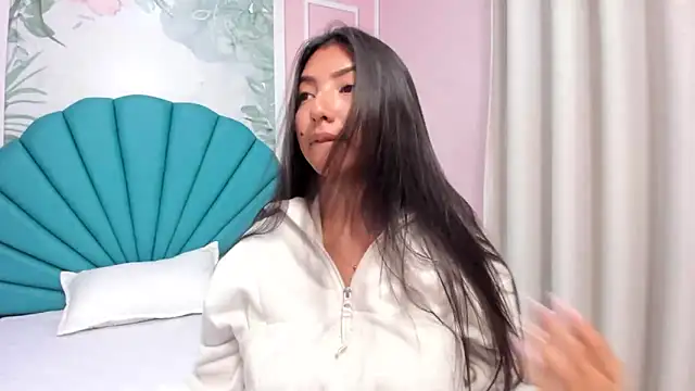 Snapshot of Daphne_Fox_ chatting on 03.01.25 Daphne Fox online show from 03.01.25