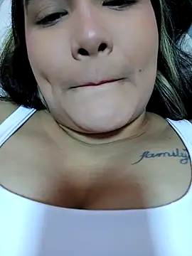 Snapshot of MiaLaurents chatting on 01.07.25 MiaLaurents online show from 01.07.25