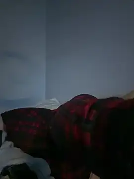 Snapshot of cloudy_couple444 chatting on 12.23.24 cloudy couple444 online show from 12.23.24