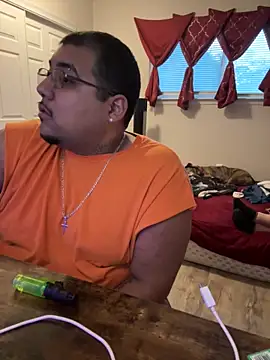 Snapshot of cloudy_couple444 chatting on 12.23.24 cloudy couple444 online show from 12.23.24