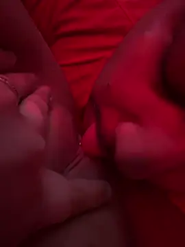 Snapshot of cloudy_couple444 chatting on 01.05.25 cloudy couple444 online show from 01.05.25