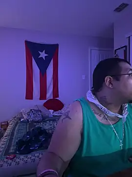 Snapshot of cloudy_couple444 chatting on 02.21.25 cloudy couple444 online show from 02.21.25