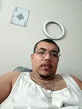 Snapshot of cloudy_couple444 chatting on 09.17.25 cloudy couple444 online show from 09.17.25