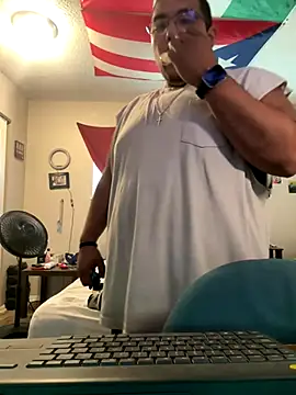 Snapshot of cloudy_couple444 chatting on 09.26.25 cloudy couple444 online show from 09.26.25