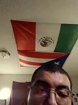 Snapshot of cloudy_couple444 chatting on 09.27.25 cloudy couple444 online show from 09.27.25