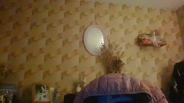 Snapshot of BELLAMORGANE1 chatting on 12.24.24 BELLAMORGANE1 online show from 12.24.24