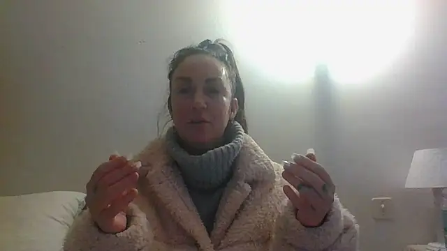 Snapshot of BELLAMORGANE1 chatting on 01.01.25 BELLAMORGANE1 online show from 01.01.25