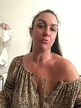 Snapshot of BELLAMORGANE1 chatting on 10.14.25 BELLAMORGANE1 online show from 10.14.25