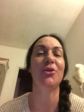 Snapshot of BELLAMORGANE1 chatting on 11.04.25 BELLAMORGANE1 online show from 11.04.25