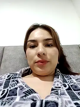 Snapshot of VictoriaMolina chatting on 10.11.25 VictoriaMolina online show from 10.11.25