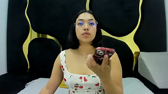 IsabellRodriguez18 online show from 11.11.25