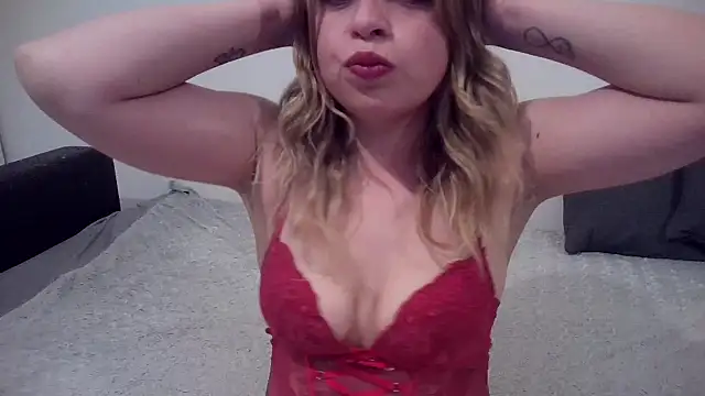 Snapshot of Sweet_bluegirl24 chatting on 03.21.25 Sweet bluegirl24 online show from 03.21.25