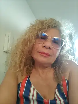 Snapshot of indiraa-channell chatting on 02.28.25 indiraa-channell online show from 02.28.25