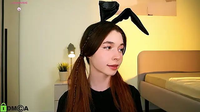 Snapshot of LittleOriana chatting on 02.01.25 LittleOriana online show from 02.01.25