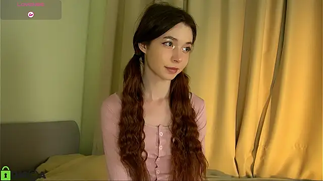 Snapshot of LittleOriana chatting on 02.13.25 LittleOriana online show from 02.13.25