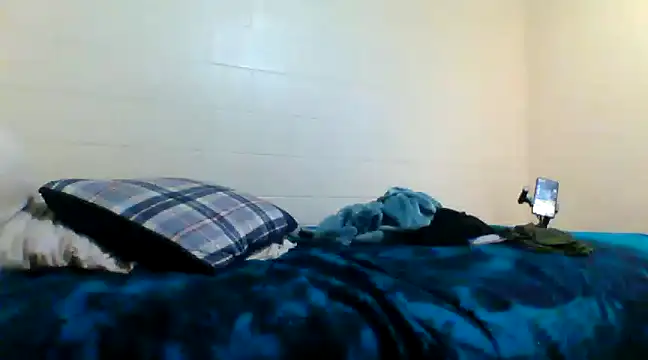 Snapshot of k1oudE chatting on 02.26.25 k1oudE online show from 02.26.25