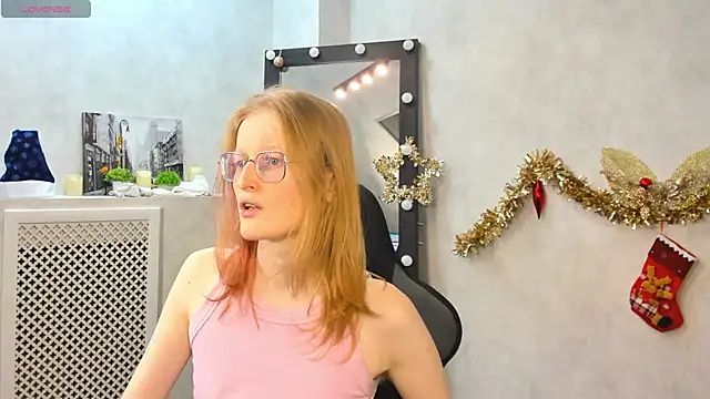 Snapshot of ElizabethHarpper chatting on 01.18.25 ElizabethHarpper online show from 01.18.25