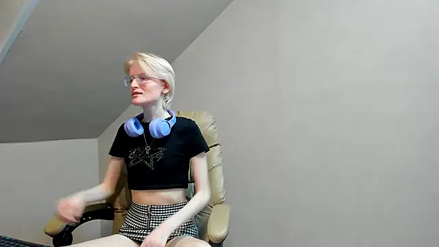 Snapshot of ElizabethHarpper chatting on 03.21.25 ElizabethHarpper online show from 03.21.25