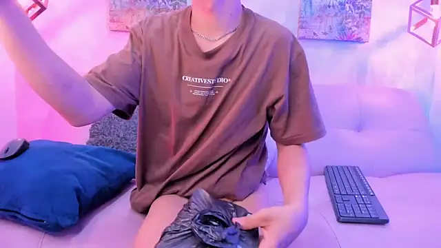 Angel Khouri online show from 02.10.25