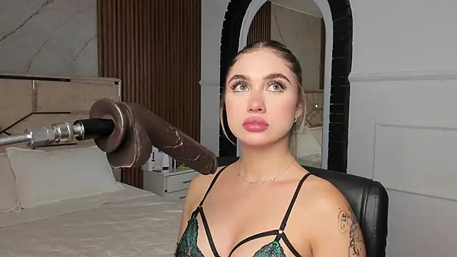 Snapshot of EmiilyHendriixx chatting on 01.30.25 EmiilyHendriixx online show from 01.30.25