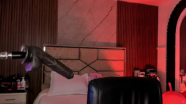 Snapshot of EmiilyHendriixx chatting on 09.16.25 EmiilyHendriixx online show from 09.16.25