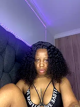 Thando04 online show from 10.18.25