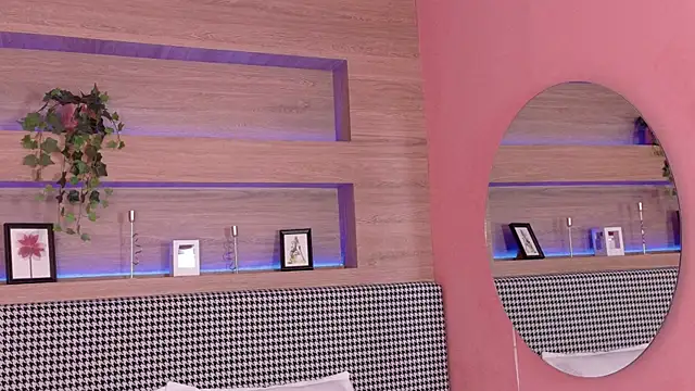 Snapshot of NickyBelmonth chatting on 01.20.25 NickyBelmonth online show from 01.20.25