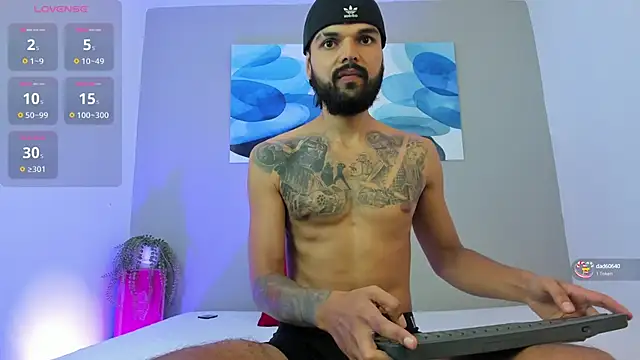 Snapshot of Emilio_Wolf chatting on 02.19.25 Emilio Wolf online show from 02.19.25