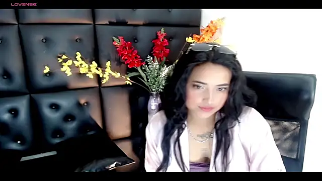 Snapshot of Carolaine01 chatting on 02.09.25 Carolaine01 online show from 02.09.25