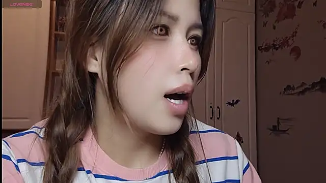 Lucky-xiuxiu online show from 02.22.25