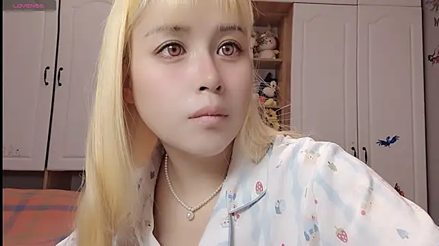 Lucky-xiuxiu online show from 02.24.25