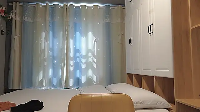 Lucky-xiuxiu online show from 03.20.25