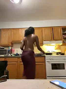 Snapshot of Yoshibaby2670 chatting on 02.03.25 Yoshibaby2670 online show from 02.03.25