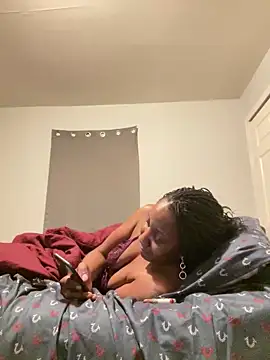 Snapshot of Yoshibaby2670 chatting on 02.03.25 Yoshibaby2670 online show from 02.03.25