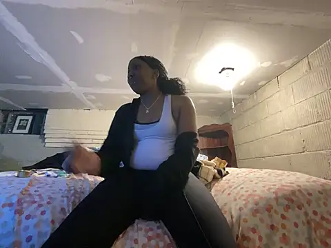 Snapshot of Yoshibaby2670 chatting on 03.01.25 Yoshibaby2670 online show from 03.01.25