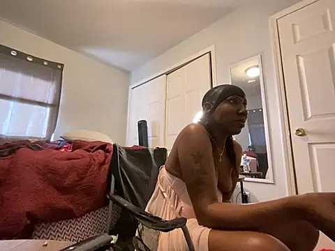 Snapshot of Yoshibaby2670 chatting on 03.16.25 Yoshibaby2670 online show from 03.16.25