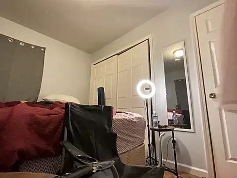 Snapshot of Yoshibaby2670 chatting on 03.17.25 Yoshibaby2670 online show from 03.17.25