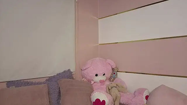 Charlotte  Miller online show from 10.26.25