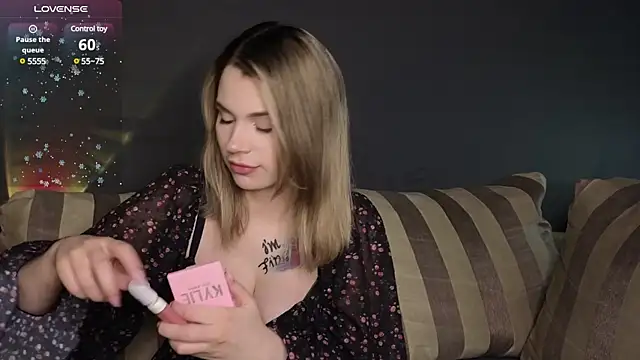 Snapshot of Eternal_Flame chatting on 02.11.25 Eternal Flame online show from 02.11.25