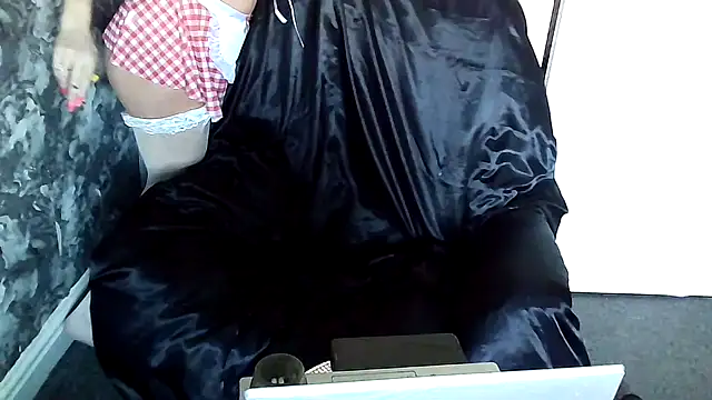 ImogenBrooke online show from 03.06.25