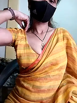 Snapshot of priyancyfun chatting on 03.08.25 priyancyfun online show from 03.08.25