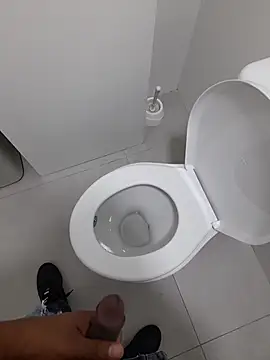 Snapshot of dumikaaa chatting on 11.25.25 dumikaaa online show from 11.25.25